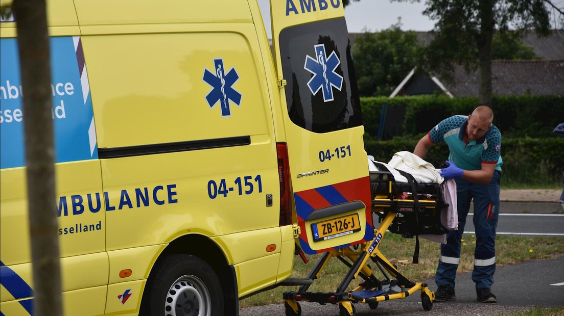 De bejaarde wielrenner is naar het ziekenhuis gebracht