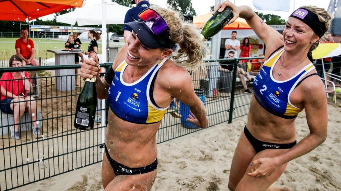 Keizer en Meppelink, succesvol als duo in het zand.