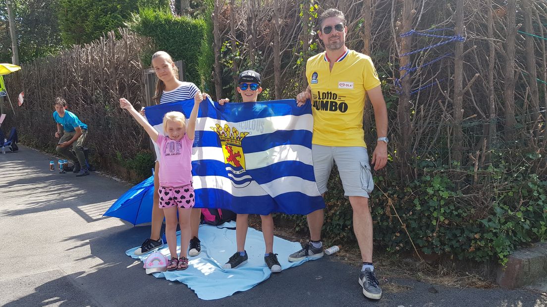 Supporters van Antwan Tolhoek tijdens de etappe naar Roubaix
