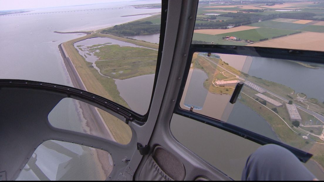 Vanuit de lucht zie je de watersnoodramp nog steeds