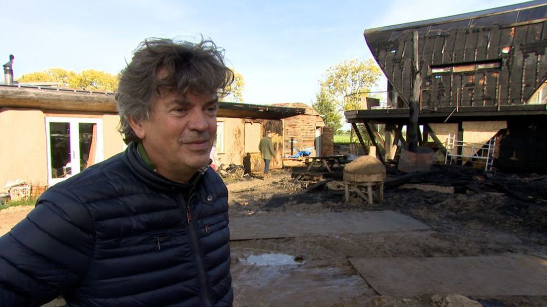 Paul Janssen zag zijn droomhuis in vlammen opgaan.