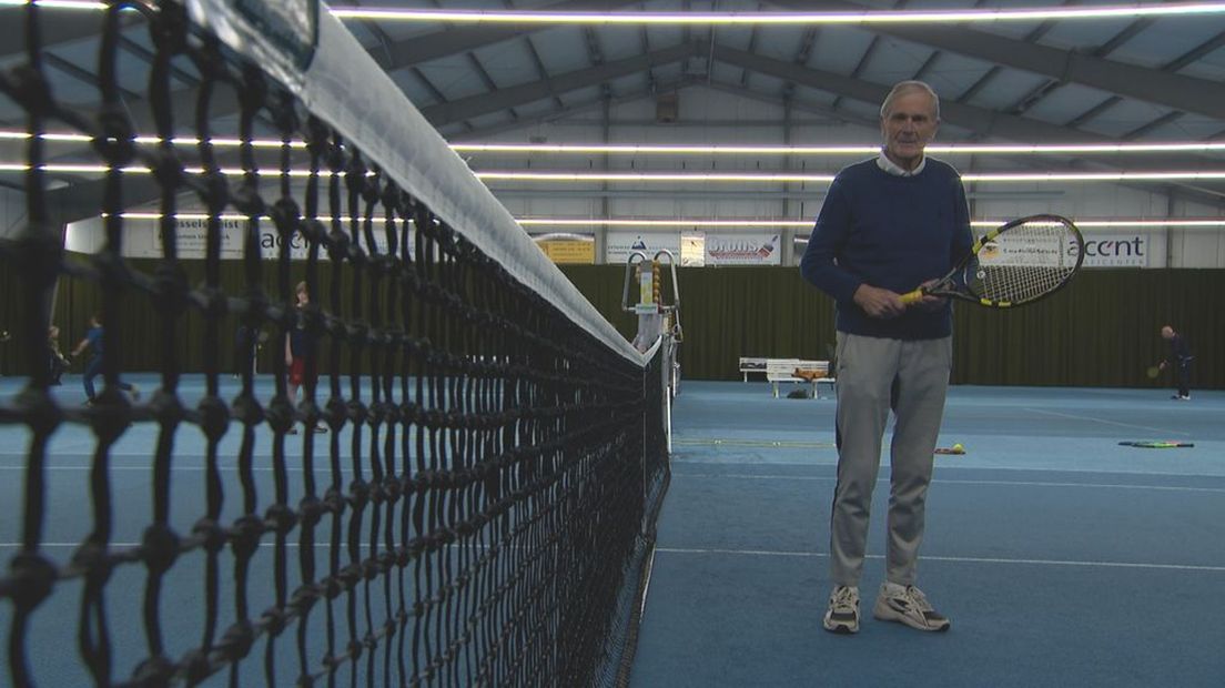 Wietze (85) wil nog Nederlands kampioen tennis worden