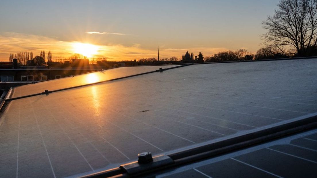 Zonnepanelen op het dak? Instellingen kunnen geld lenen
