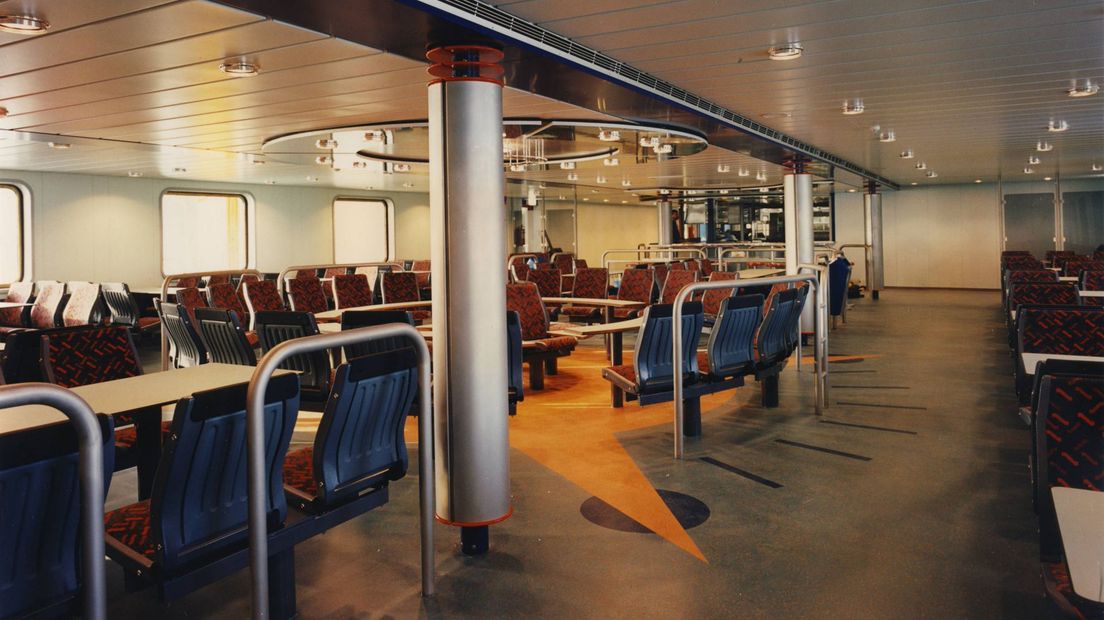 PSD uit vaart: interieur van de veerboot