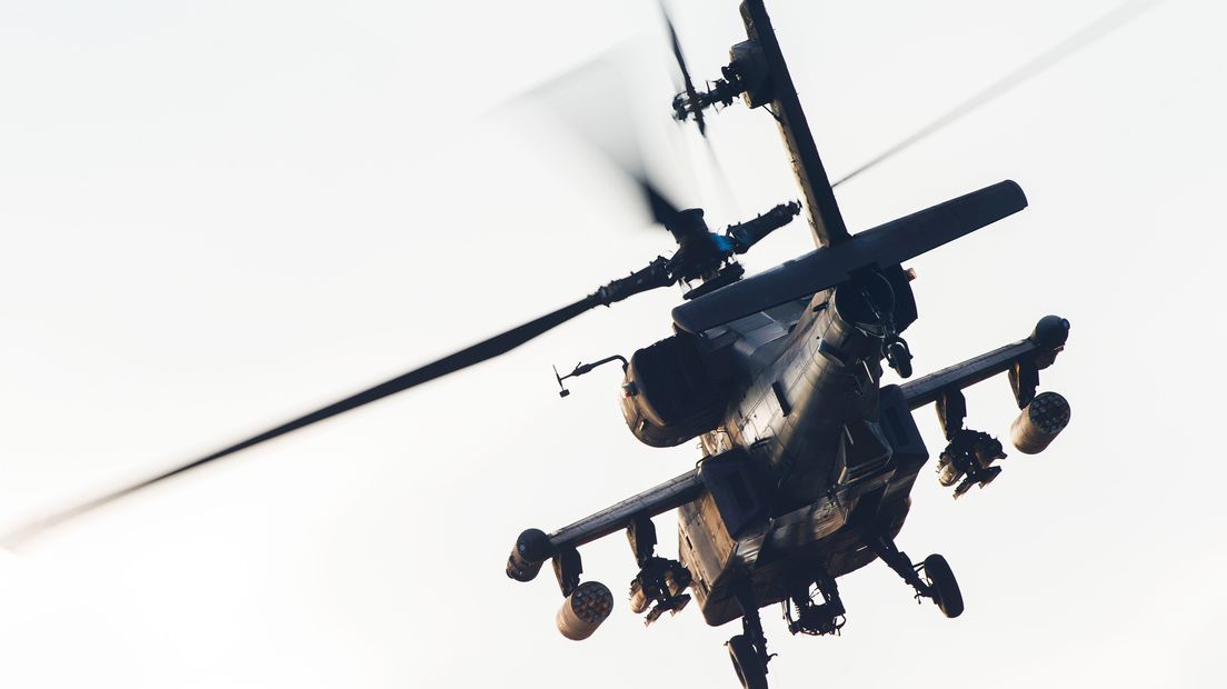 Apache helikopter.