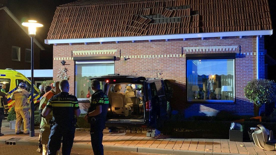 Ook het dak heeft schade opgelopen