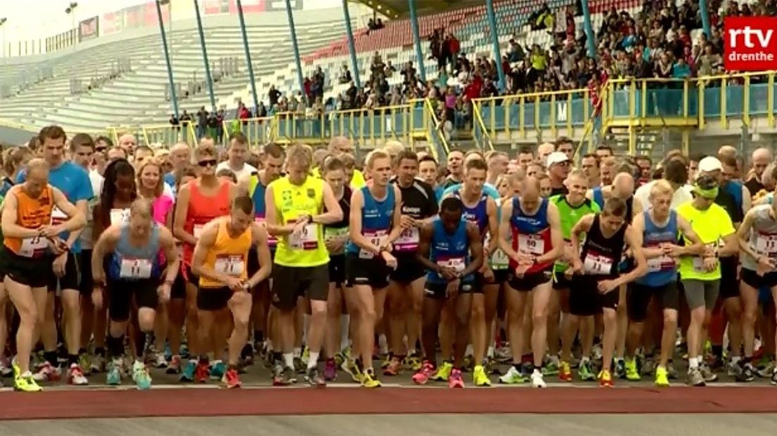 Deelnemers klaar voor de start van de TT-Run (Rechten: archief)