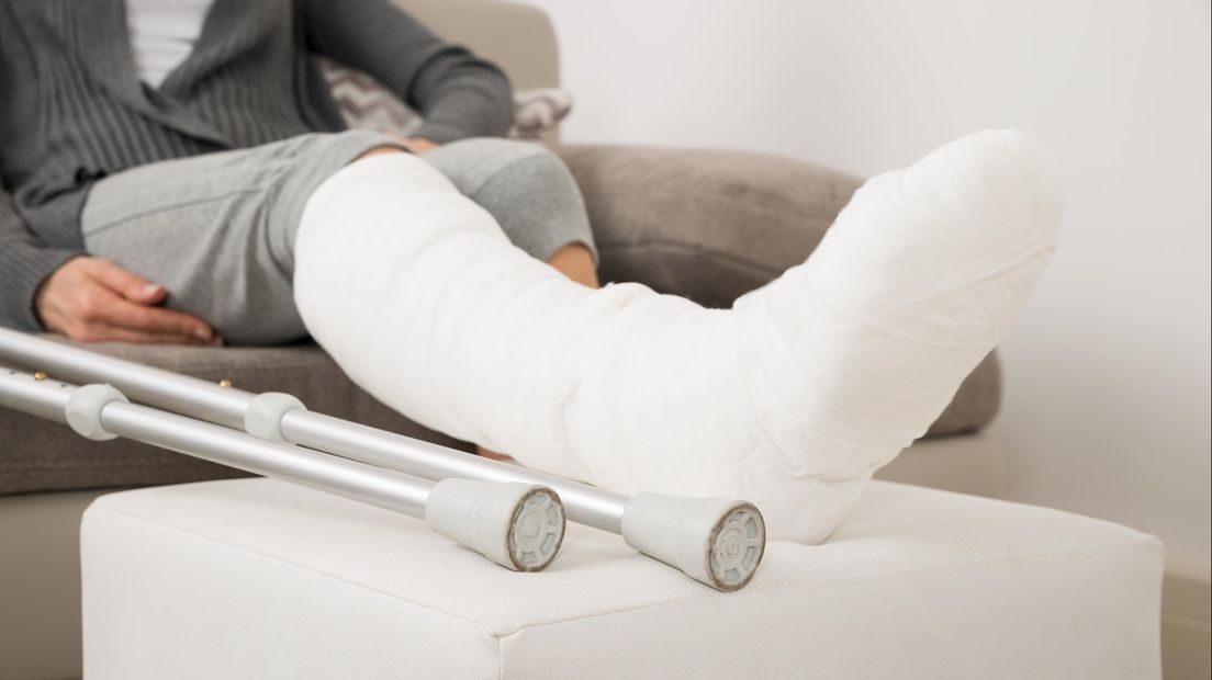 Deurwaarder mishandeld (stockfoto)